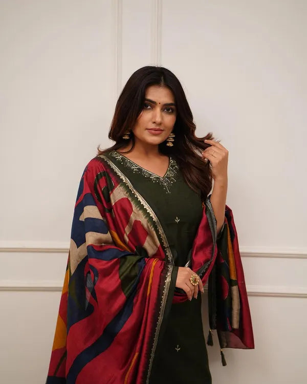 Green Embroider and Zari Work Rayon Straight Kurta And Pant with Silk Dupatta Set