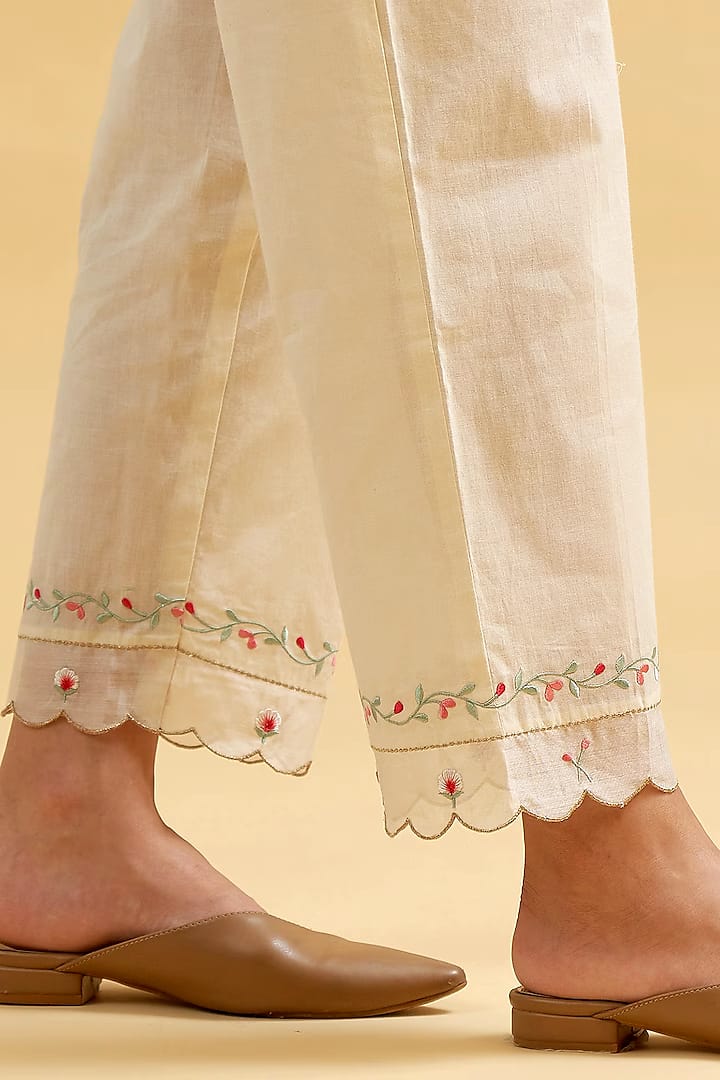Off White Cotton Silk Chanderi Round Embroidered Kurta With Scalloped Sleeves