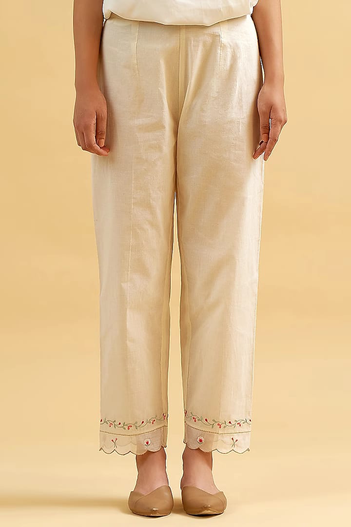 Off White Cotton Silk Chanderi Round Embroidered Kurta With Scalloped Sleeves
