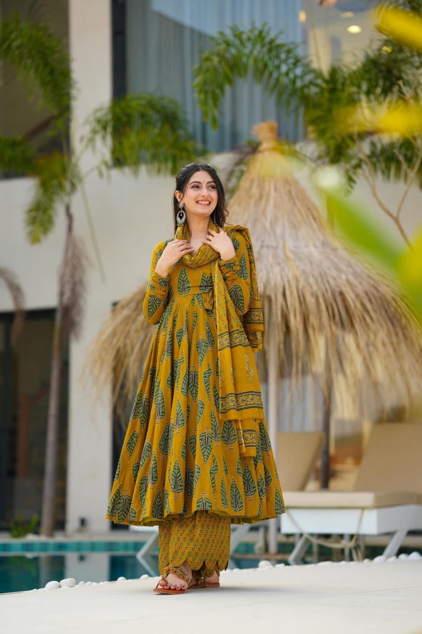 Hanna Cotton Anarkali $ Plaza With Dupatta  Set (Green)