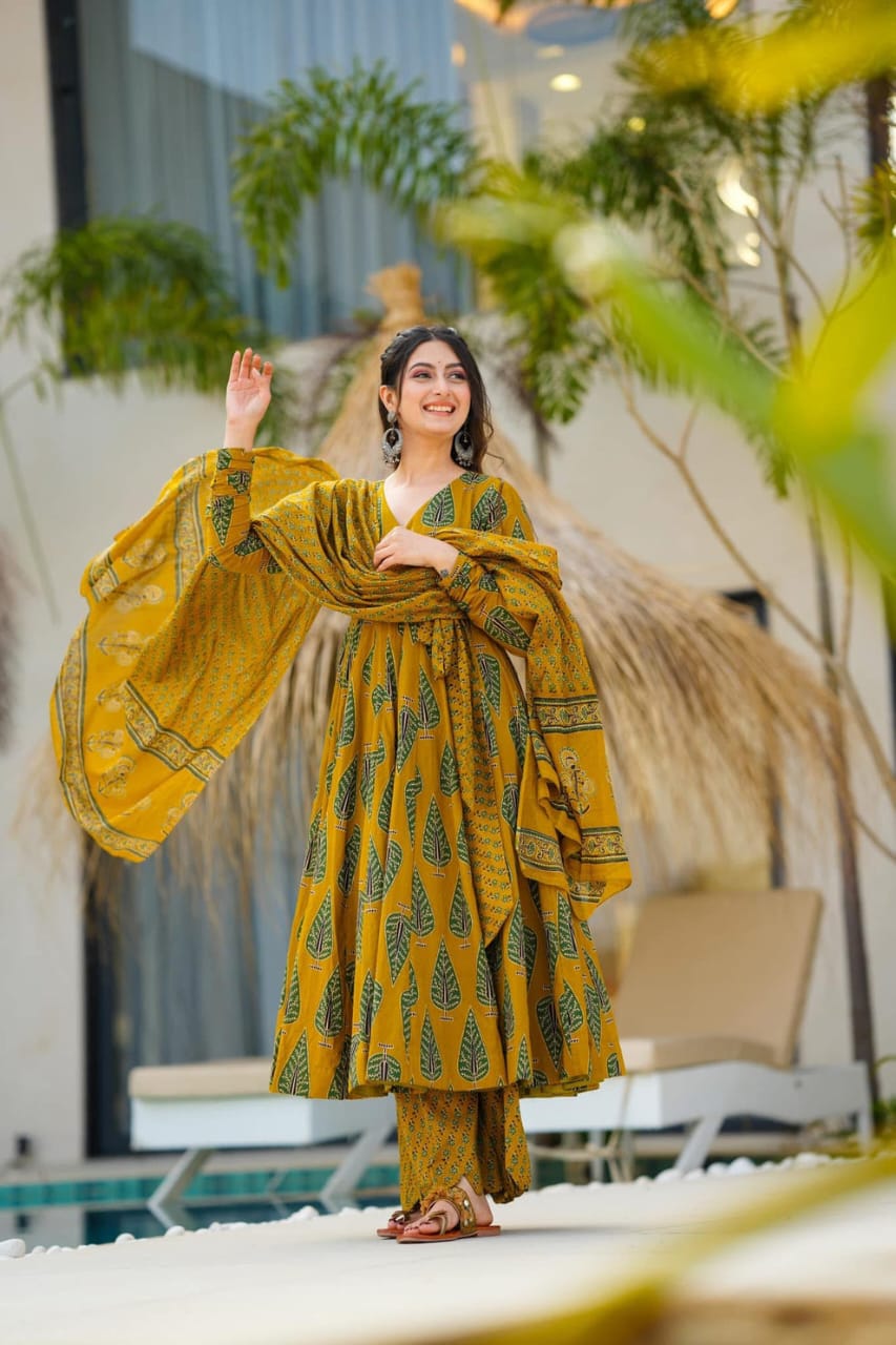 Hanna Cotton Anarkali $ Plaza With Dupatta  Set (Green)